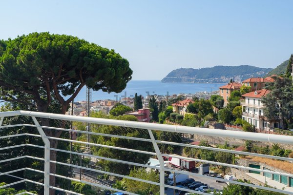 appartamento in vendita ad Alassio in zona Solva