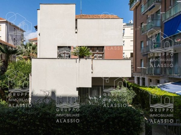 casa indipendente in vendita ad Alassio