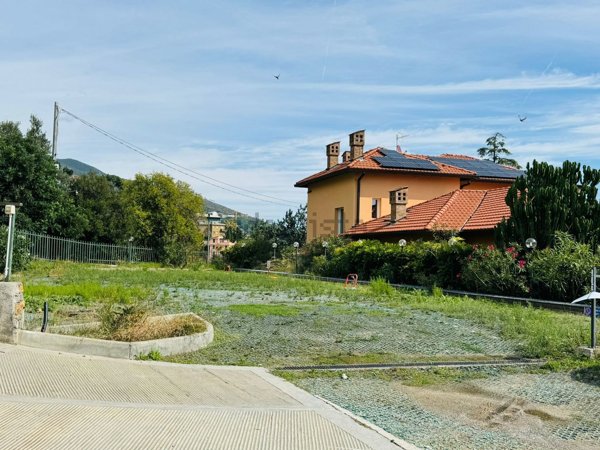 box auto in vendita ad Alassio