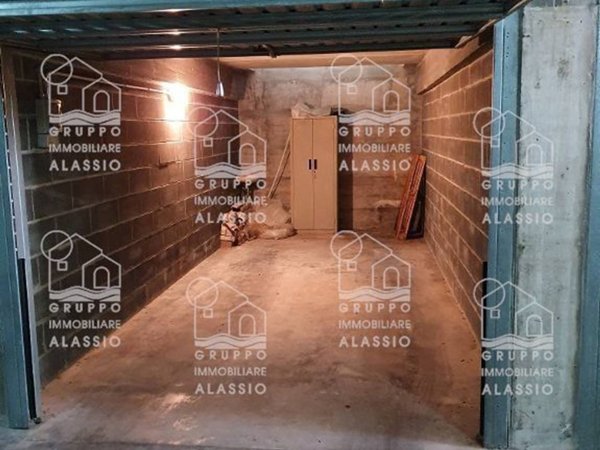 box auto in vendita ad Alassio in zona Solva
