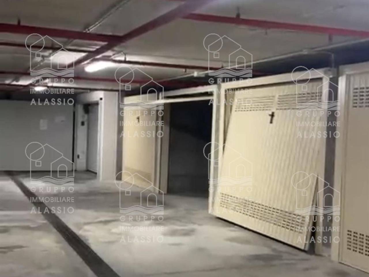 box auto in vendita ad Alassio