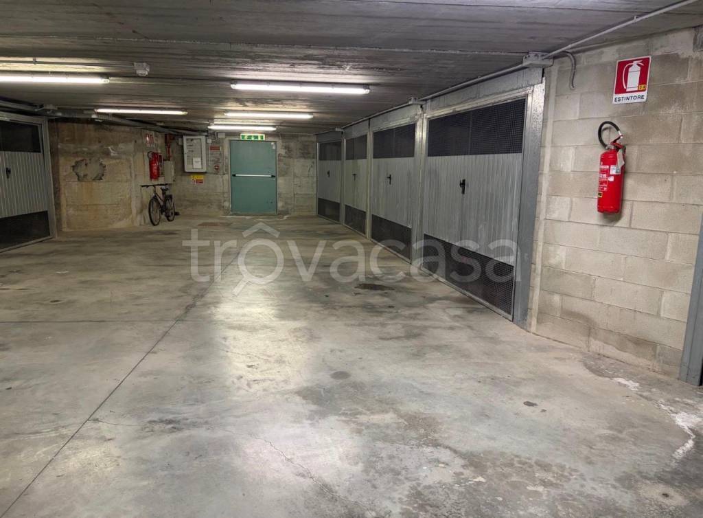 box auto in vendita ad Alassio