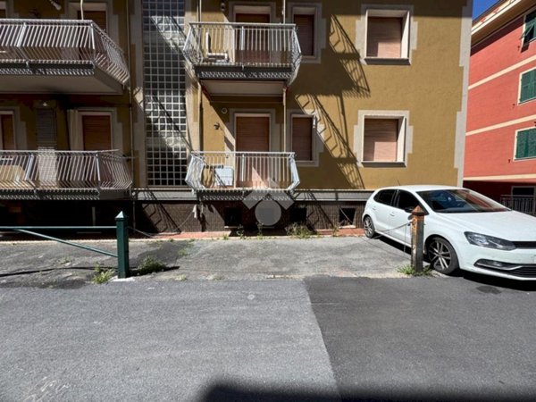 box auto in vendita ad Alassio in zona Solva
