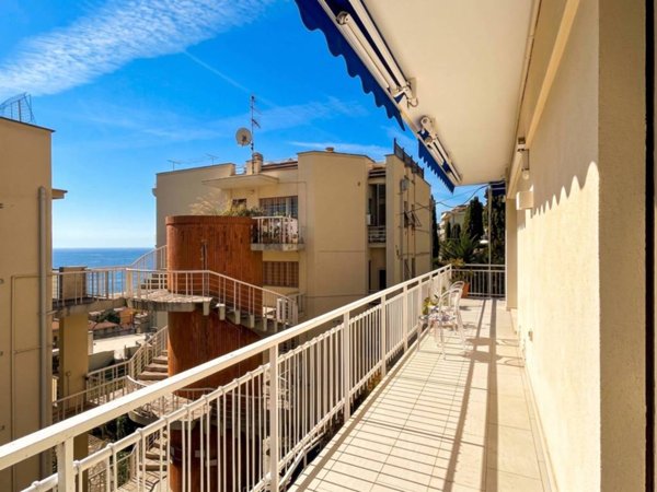 appartamento in vendita ad Alassio in zona Solva