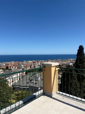 appartamento in vendita ad Alassio in zona Solva