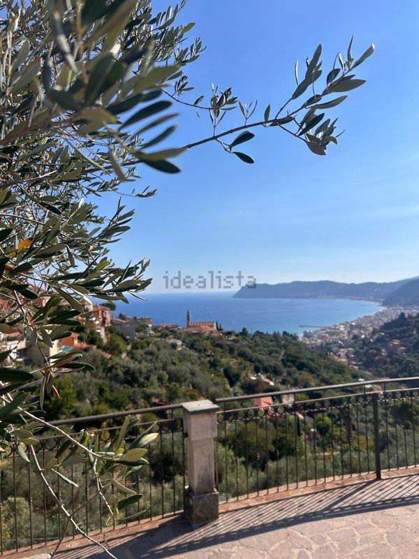 casa indipendente in vendita ad Alassio in zona Solva