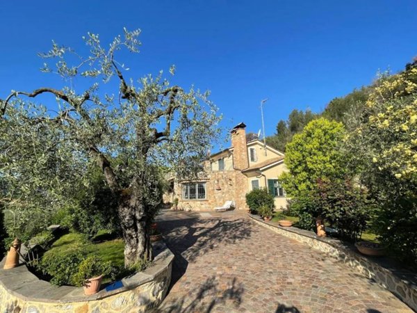 casa indipendente in vendita ad Alassio