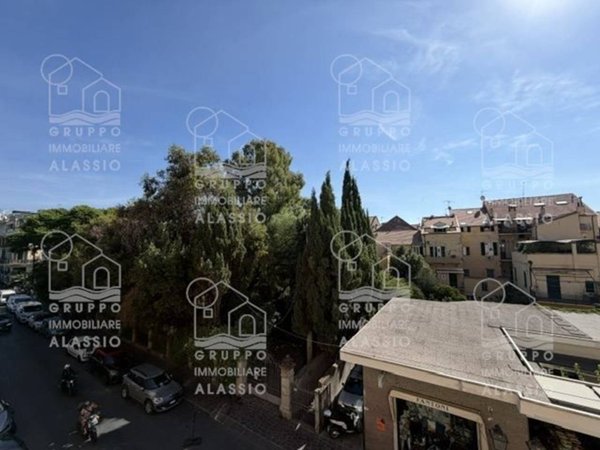 appartamento in vendita ad Alassio