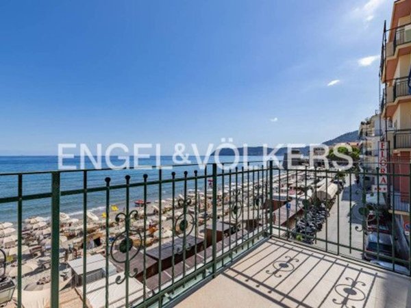 appartamento in vendita ad Alassio