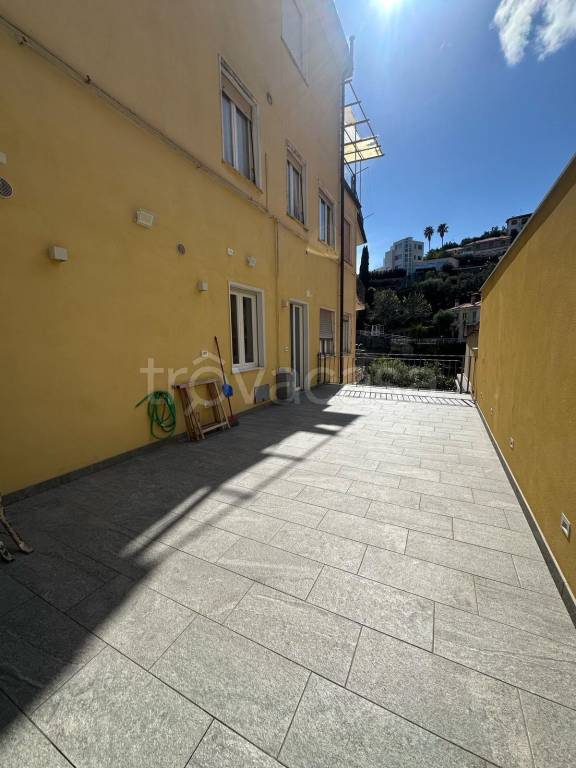 appartamento in vendita ad Alassio