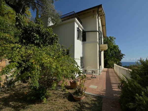casa indipendente in vendita ad Alassio in zona Solva