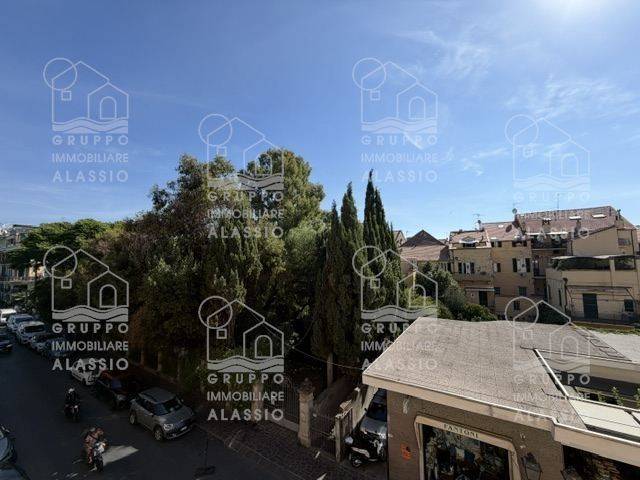 appartamento in vendita ad Alassio