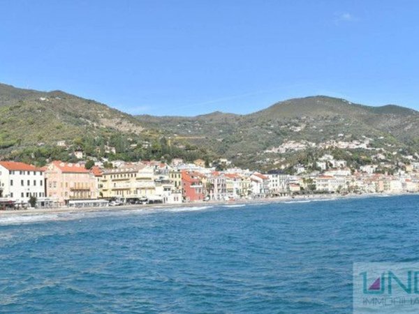 appartamento in vendita ad Alassio