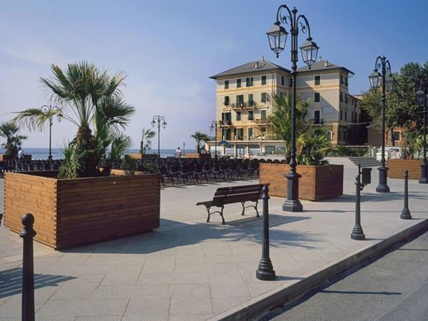 box auto in vendita ad Alassio