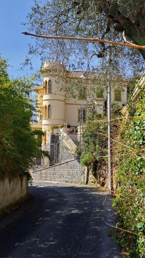 casa indipendente in vendita ad Alassio in zona Solva