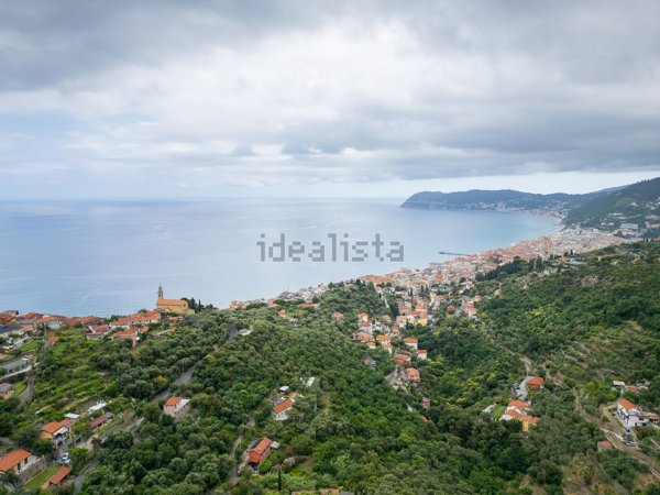 casa indipendente in vendita ad Alassio in zona Solva