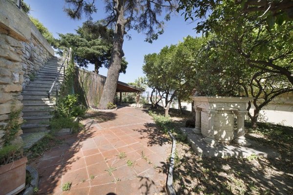 casa indipendente in vendita ad Alassio in zona Solva