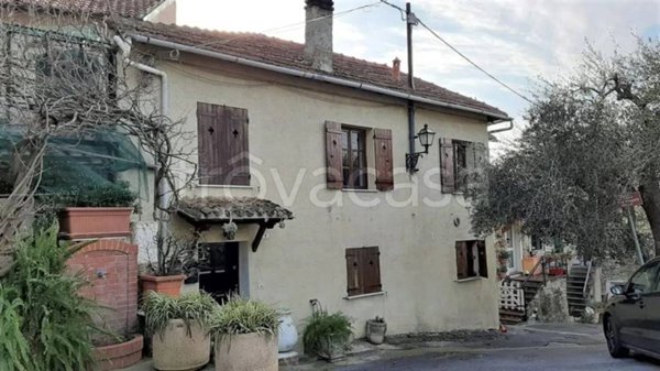 casa indipendente in vendita ad Alassio