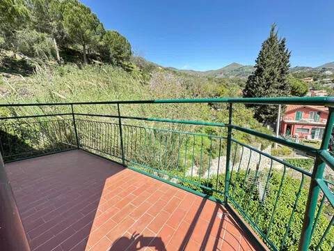 appartamento in vendita ad Alassio in zona Solva