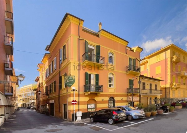 albergo in vendita ad Alassio
