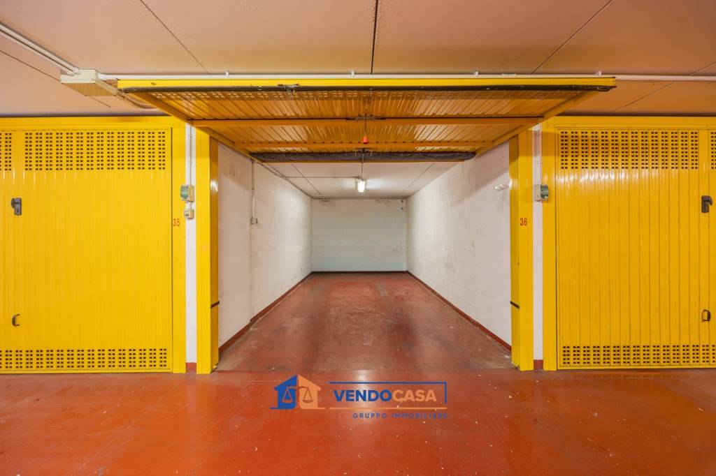 box auto in vendita ad Alassio