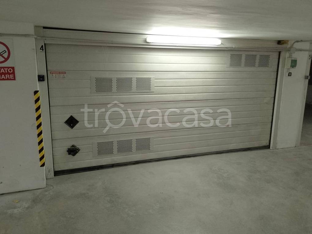 box auto in vendita ad Alassio