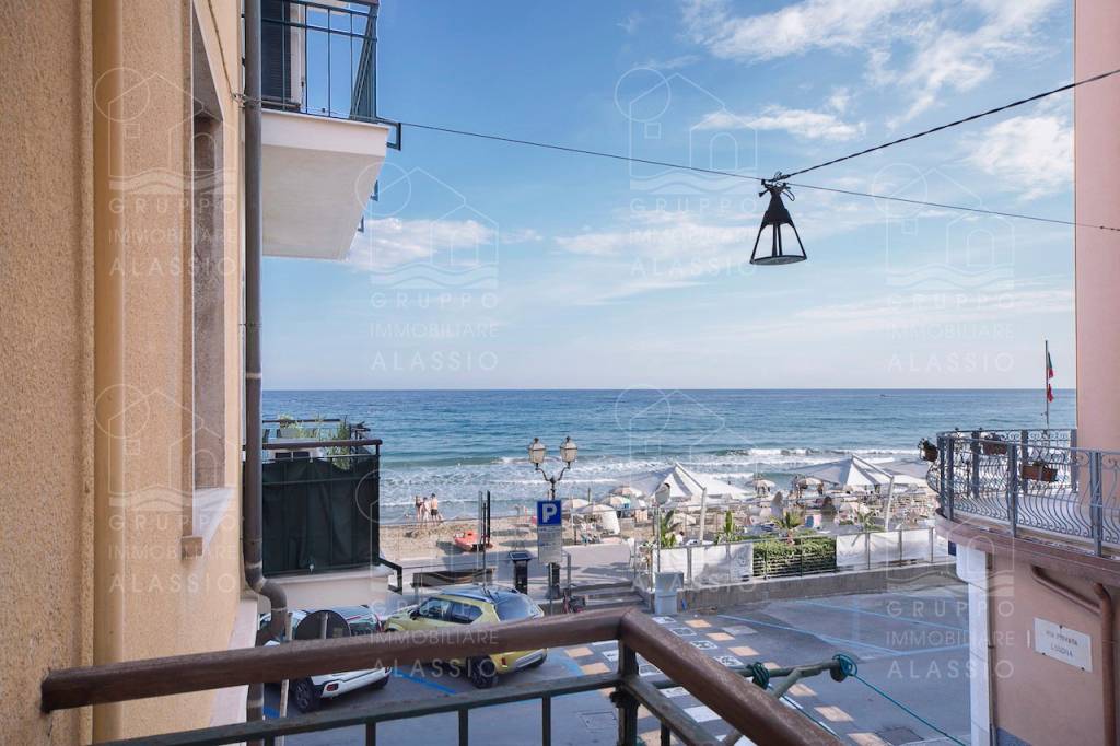 appartamento in vendita ad Alassio