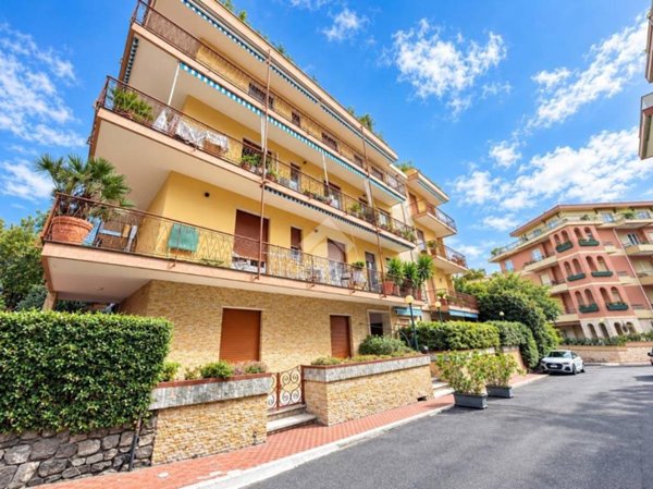 appartamento in vendita ad Alassio