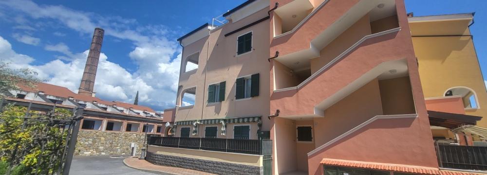 appartamento in vendita ad Albenga in zona Lusignano