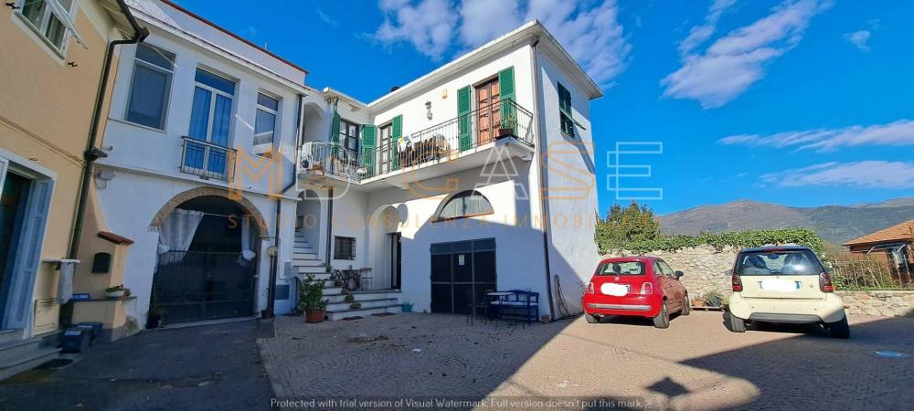 casa indipendente in vendita ad Albenga in zona Bastia