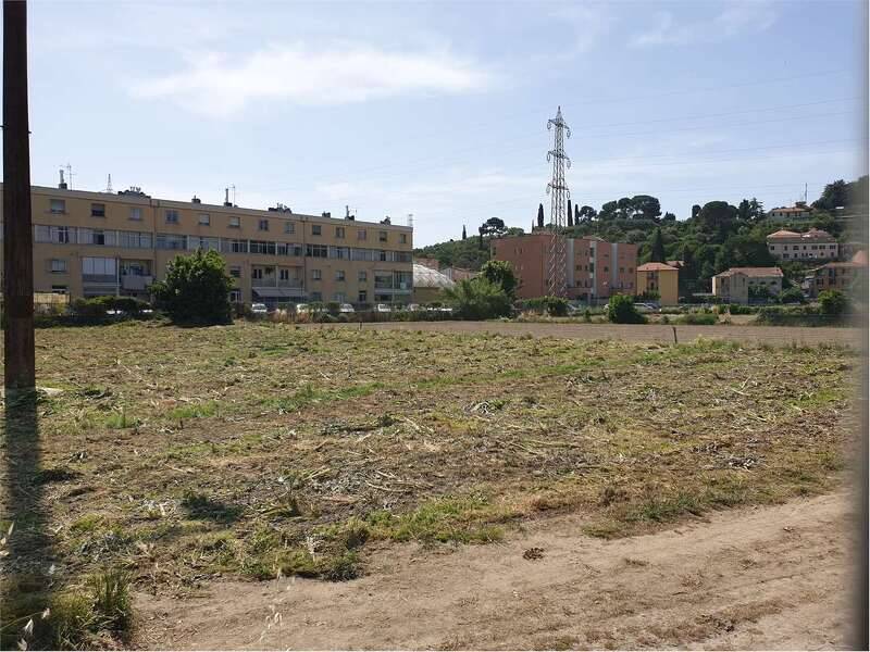 terreno agricolo in vendita ad Albenga in zona Vadino