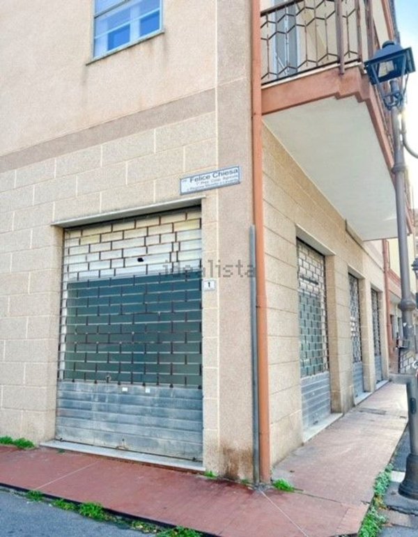 negozio in vendita ad Albenga