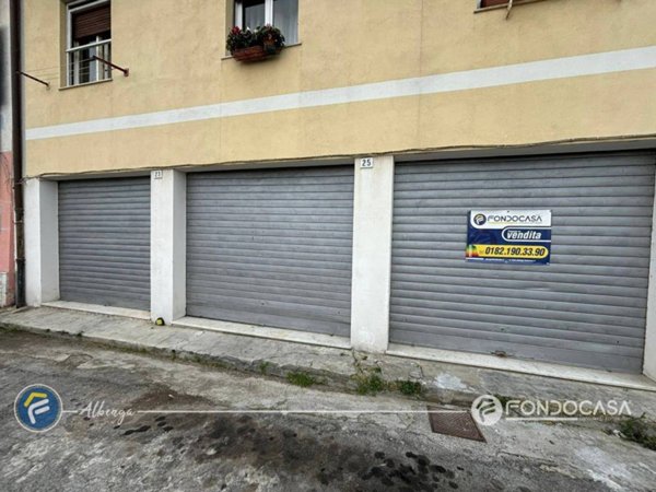 locale commerciale in vendita ad Albenga in zona Vadino