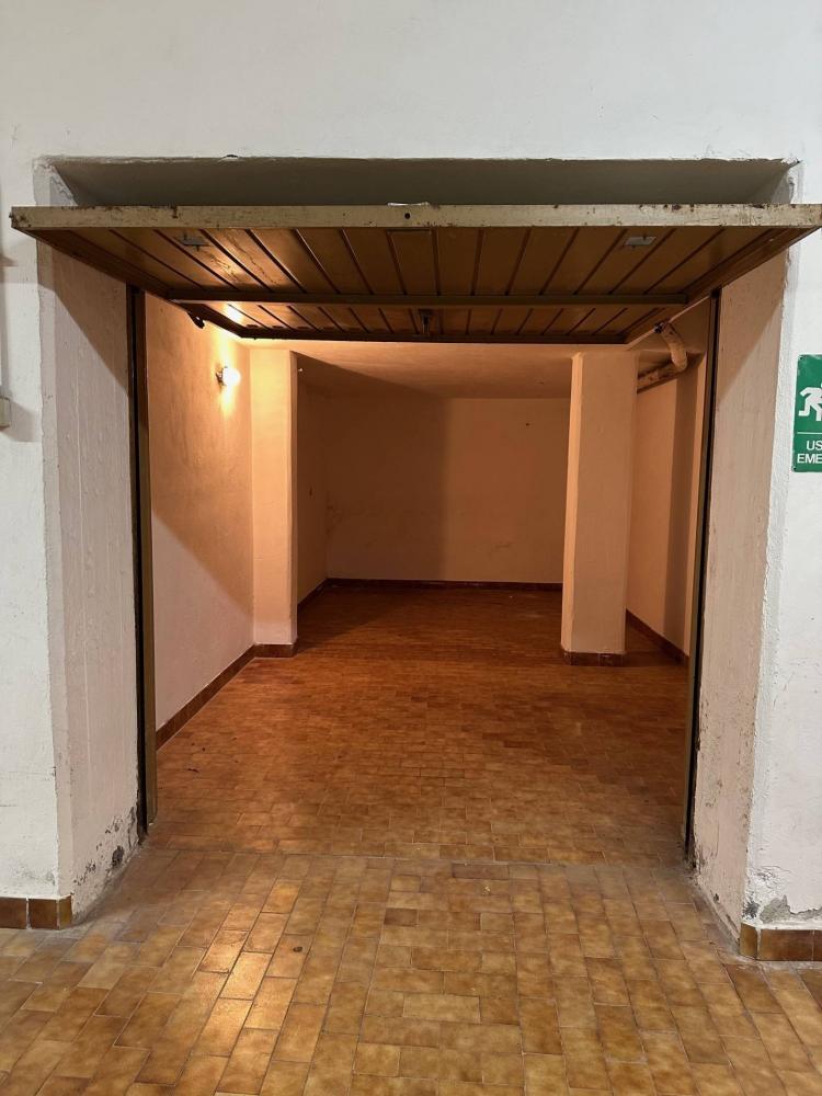locale di sgombero in vendita ad Albenga