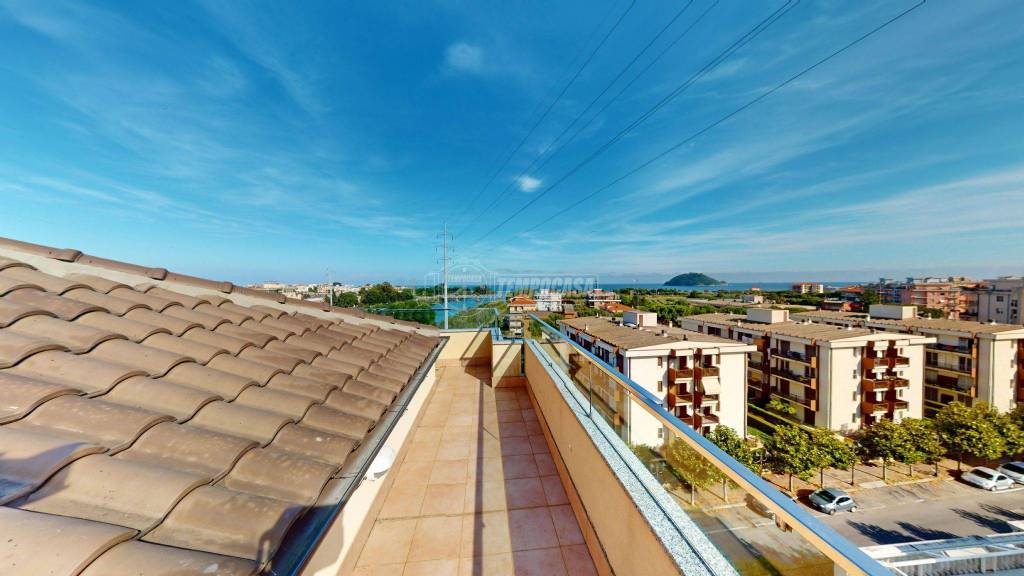 appartamento in vendita ad Albenga in zona Vadino