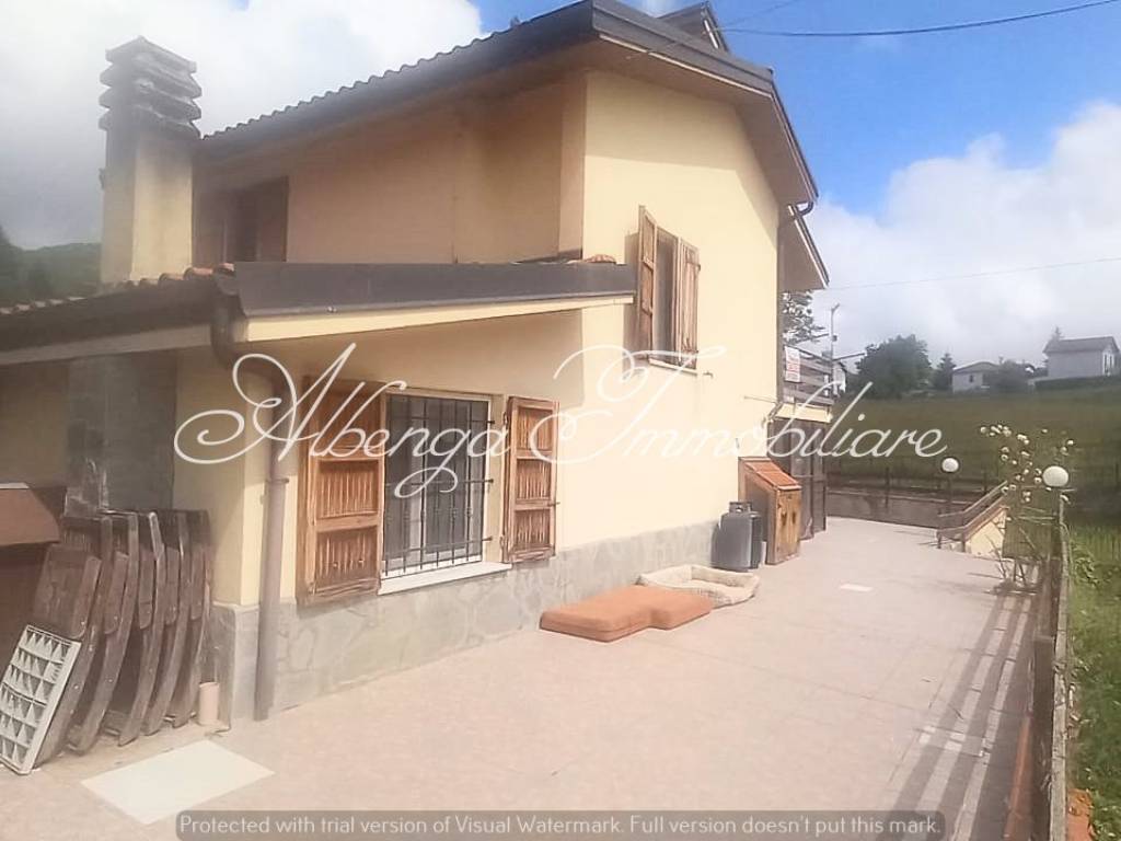 casa indipendente in vendita ad Albenga