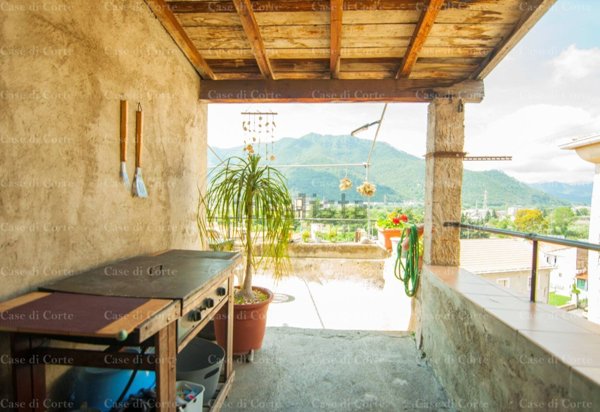 appartamento in vendita ad Albenga in zona Bastia