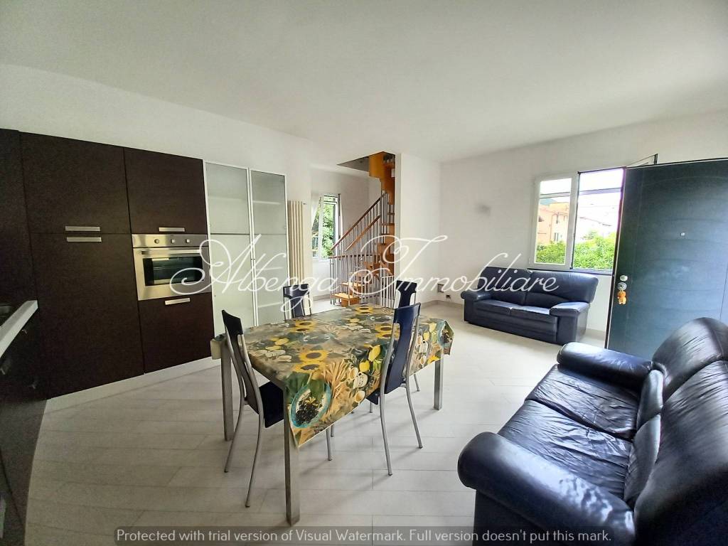 casa indipendente in vendita ad Albenga