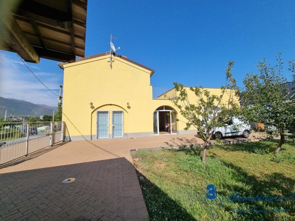 casa indipendente in vendita ad Albenga in zona Bastia