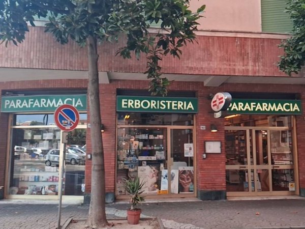 negozio in vendita ad Albenga