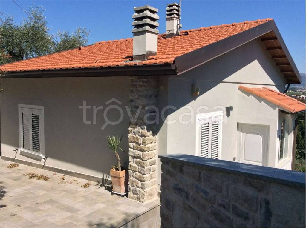 casa indipendente in vendita ad Albenga