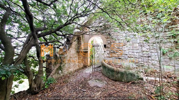 casa indipendente in vendita ad Albenga