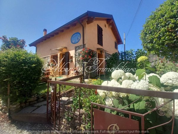 casa indipendente in vendita ad Albenga
