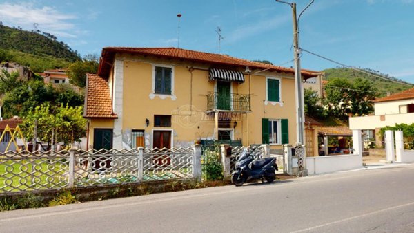 appartamento in vendita ad Albenga in zona Lusignano