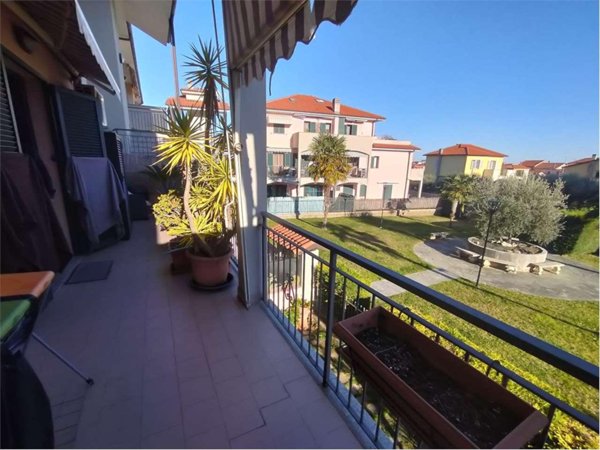 appartamento in vendita ad Albenga in zona Bastia