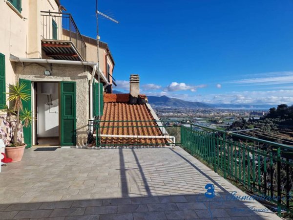 casa indipendente in vendita ad Albenga in zona San Fedele