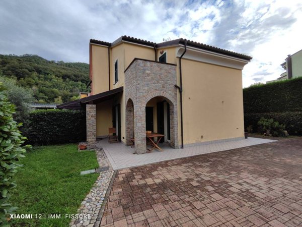 casa indipendente in vendita ad Albenga