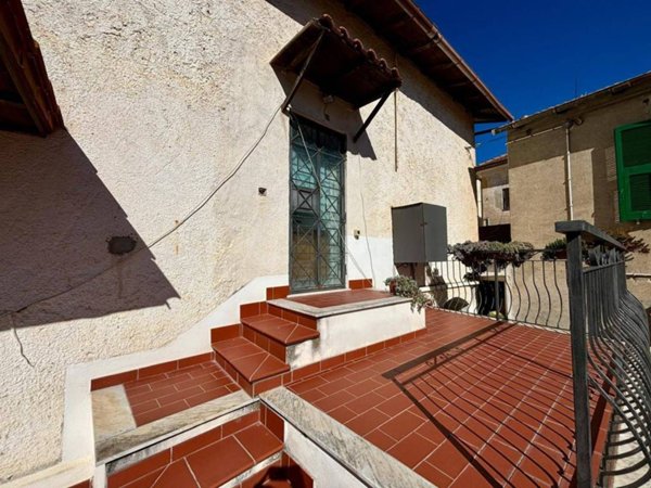 casa indipendente in vendita ad Albenga in zona San Fedele