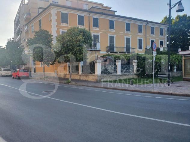 negozio in vendita ad Albenga