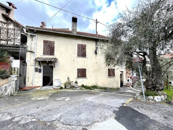 casa indipendente in vendita ad Albenga